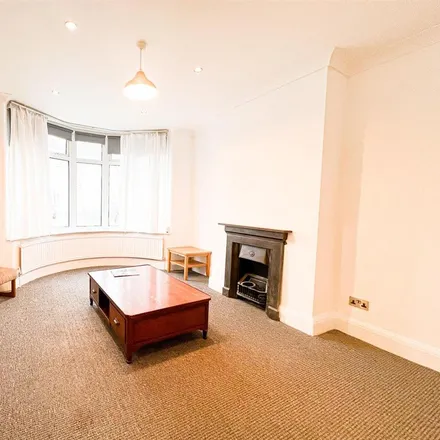 Image 4 - Wilmington Gardens, London, IG11 9TT, United Kingdom - Townhouse for rent