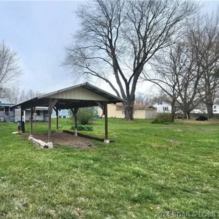 Image 2 - 458 West Cleveland Street, Versailles, Morgan County, MO 65084, USA - House for sale