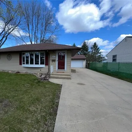 Buy this 3 bed house on 1865 26th Street Northwest in Rochester, MN 55901