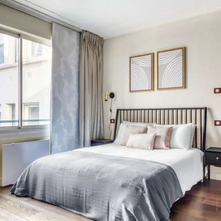 Image 2 - 35 Avenue Montaigne, 75008 Paris, France - Apartment for rent