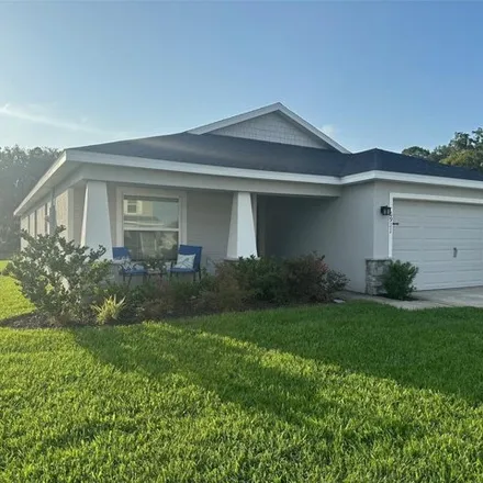 Rent this 4 bed house on 6911 Gideon Cir in Zephyrhills, Florida