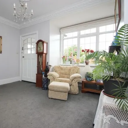 Image 3 - Fitzroy Avenue, Broadstairs, CT10 3AR, United Kingdom - House for sale