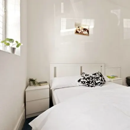 Rent this 2 bed apartment on 121 Advisory in 25 Longbridge Road, London