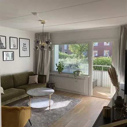 Rent this 3 bed apartment on Bygatan 3 in 171 55 Solna kommun, Sweden