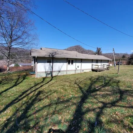 Buy this studio apartment on Rhonda Circle in Three Mile, Avery County