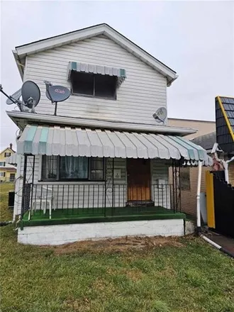 Buy this studio house on Renouf Avenue in Tarentum, PA 15014