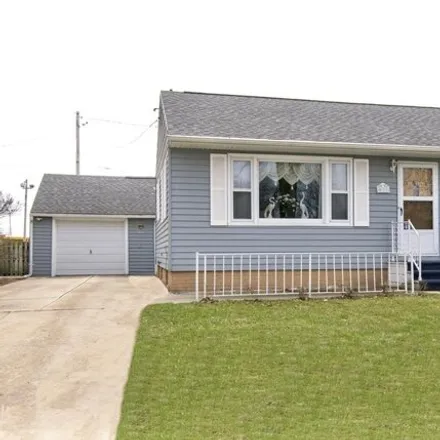 Buy this 3 bed house on 471 Avenue S West in Fort Dodge, IA 50501