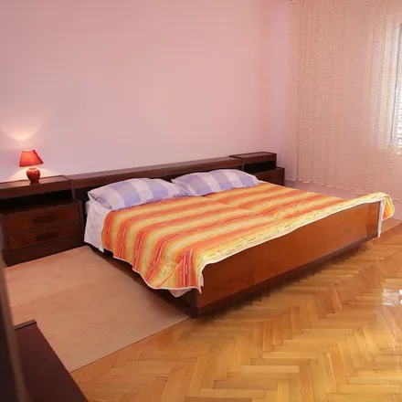 Image 1 - 21226 Vinišće, Croatia - Apartment for rent