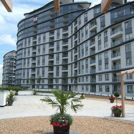Image 6 - Taylors, Station Approach, West Byfleet, KT14 6NE, United Kingdom - Apartment for rent