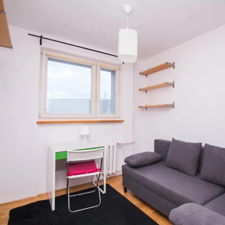 Rent this 2 bed room on Okrąg 6A in 00-407 Warsaw, Poland