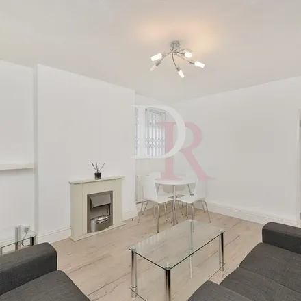 Rent this 2 bed apartment on Lyncroft Gardens in Finchley Road, London