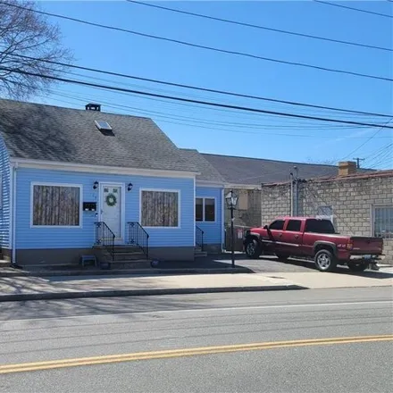 Rent this 1 bed house on 21 Centre Street in Rumford, East Providence