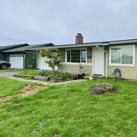 Buy this 3 bed house on 2128 Frederick Avenue in Arcata, CA 95521