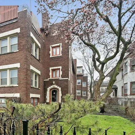 Buy this studio house on 420-422 North Pine Avenue in Chicago, IL 60651