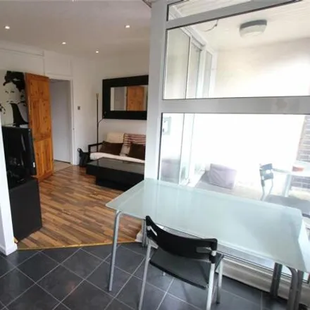 Image 3 - Scoulding House, Mellish Street, Millwall, London, E14 8NP, United Kingdom - Room for rent