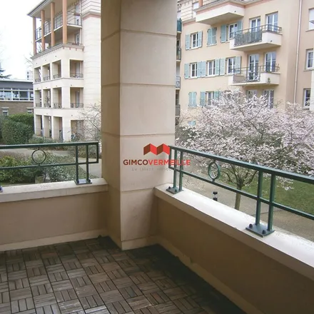Rent this 2 bed apartment on 12 Rue des Bergeronnettes in 78990 Élancourt, France