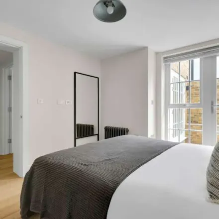 Image 2 - Lower Marsh, Grindal Street, London, SE1 7FL, United Kingdom - Apartment for rent