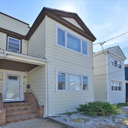 Image 1 - 106-02 Rockaway Boulevard, New York, NY 11417, USA - Duplex for sale