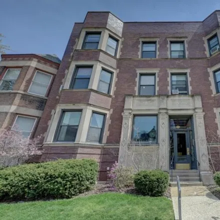 Buy this 3 bed condo on 5547-5549 South Dorchester Avenue in Chicago, IL 60637