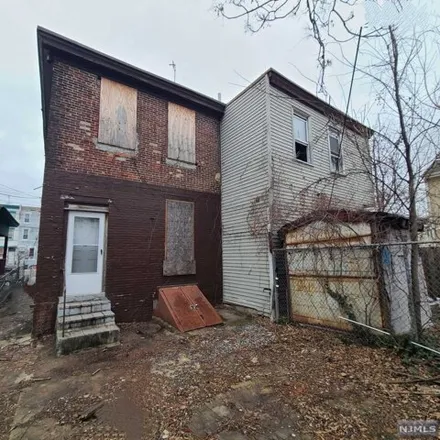 Image 4 - 137 State Street, Camden, NJ 08102, USA - House for sale