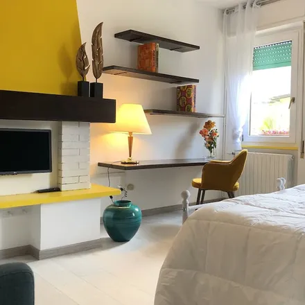 Image 1 - Porto Ceresio, Varese, Italy - Apartment for rent
