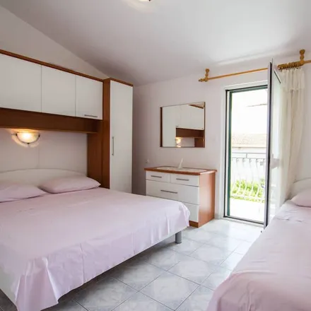 Image 1 - Općina Sućuraj, Split-Dalmatia County, Croatia - Apartment for rent