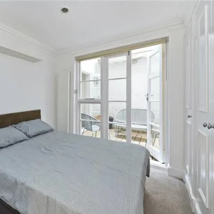 Image 6 - 25 Inverness Terrace, London, W2 3HU, United Kingdom - Room for rent