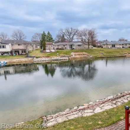 Image 3 - 5105 Milky Way, Shelby Charter Township, MI 48316, USA - House for sale