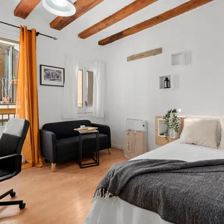 Rent this 4 bed room on Carrer de l'Arc del Teatre in 20, 08001 Barcelona