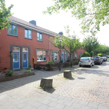 Rent this 3 bed apartment on van Aerssenstraat 1 in 3135 AA Vlaardingen, Netherlands