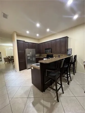 Image 5 - 3153 South 6th Lane, McAllen, TX 78503, USA - House for sale