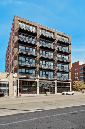 Buy this 1 bed condo on 2015 Grand Boulevard in Kansas City, MO 64108