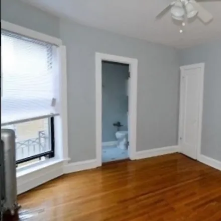 Image 3 - 4604 N Beacon St, Unit 4 - Apartment for rent