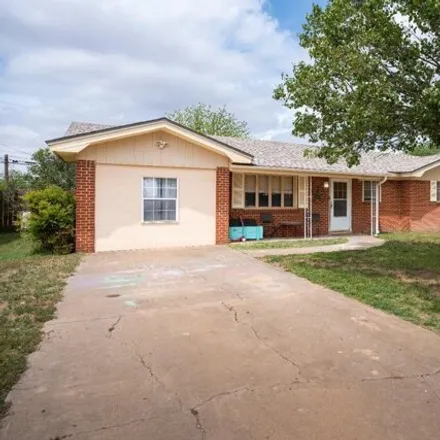 Buy this 3 bed house on 734 7th Street in Wolfforth, TX 79382