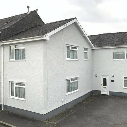 Buy this 5 bed house on High Street in Llandovery, SA20 0DE