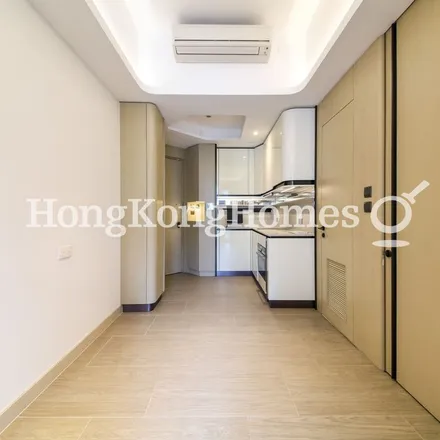 Image 5 - China, Hong Kong, Hong Kong Island, Mid-Levels, Caine Road 24-24A, Long Mansion - Apartment for rent