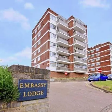 Rent this 2 bed apartment on Cyprus Road in London, N3 3RX