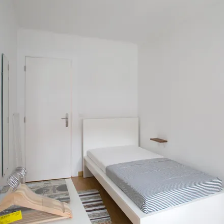 Rent this 5 bed room on Lucimar in Rua Francisco Tomás da Costa 28, 1600-093 Lisbon