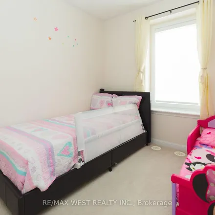 Image 3 - 54 Memory Lane, Brampton, ON L7A 0V3, Canada - Apartment for rent