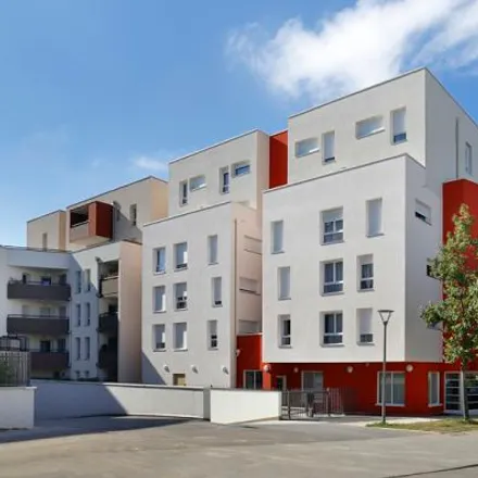 Image 6 - 23 Place Galilée, 21000 Dijon, France - Apartment for rent