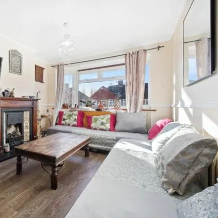 Image 2 - Lynmouth Avenue, London, SM4 4RR, United Kingdom - Townhouse for sale