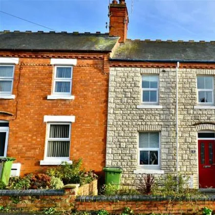 Buy this 3 bed townhouse on 5 Windsor Road in Evesham, WR11 4QE