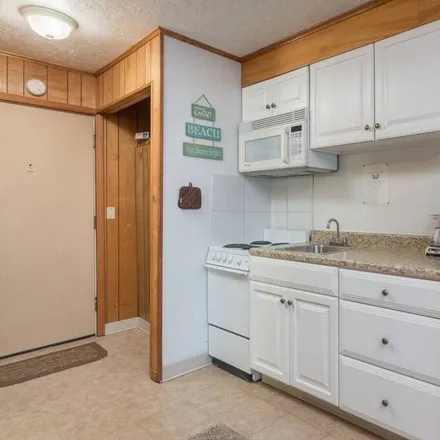 Image 2 - Lincoln City, OR, 97367 - Apartment for rent