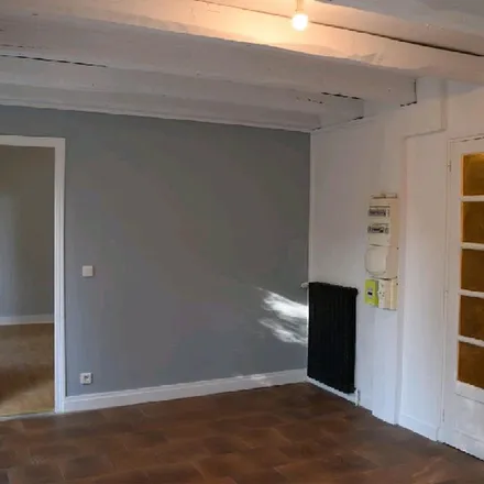 Rent this 2 bed apartment on 6 bis Rue Henri Barbusse in 93370 Montfermeil, France