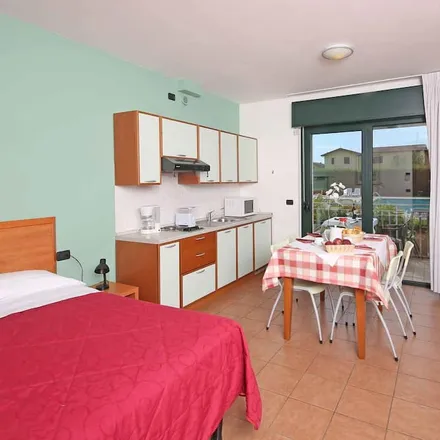 Image 1 - Gardasee-Emoitions, Via Petrarca 41, 37019 Peschiera del Garda VR, Italy - Apartment for rent