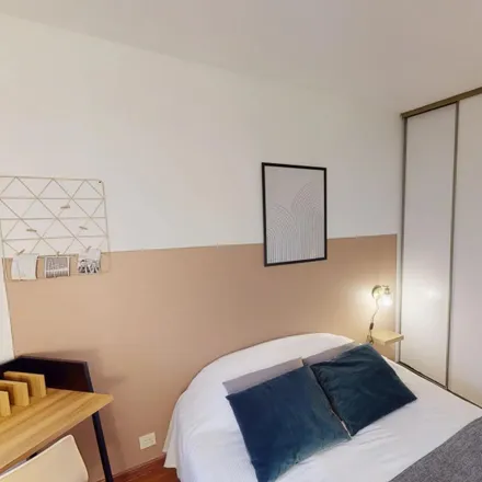 Rent this 5 bed room on 222 Avenue de Versailles in 75016 Paris, France