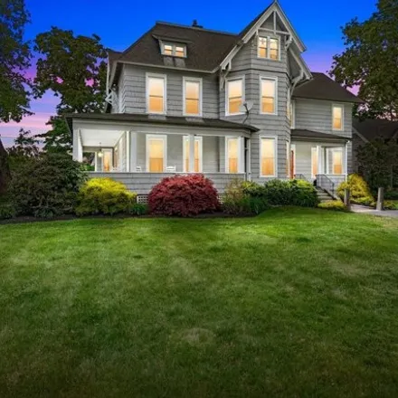 Buy this 5 bed house on 49 Capron Street in Uxbridge, MA 01538