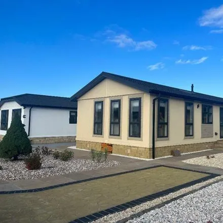 Buy this 2 bed house on Cumbernauld Road in Stepps, G33 6HA