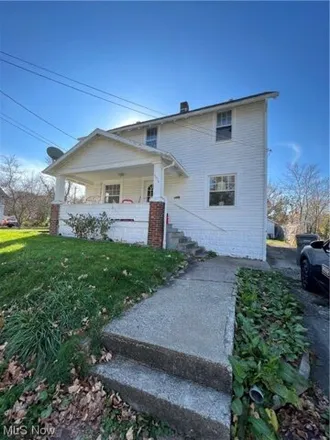 Buy this 4 bed house on 3488 Sheridan Road in Youngstown, OH 44502