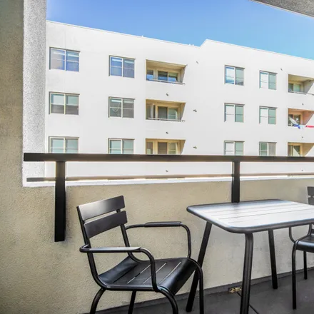 Image 4 - 1724 Highland Avenue, Los Angeles, CA 90028, USA - Apartment for rent